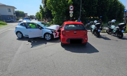 Romano Di Lombardia Schianto All Incrocio Del T Red Due Feriti