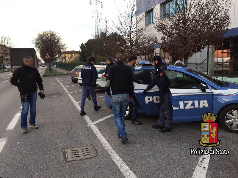 Blitz contro il bivacco abusivo in via Indipendenza – TrevglioTV