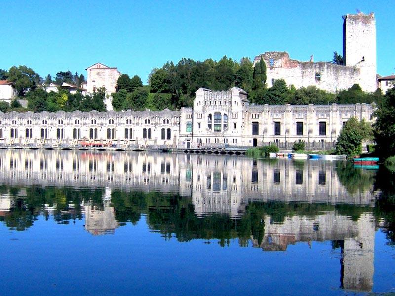 Apericena su battello alla scoperta di Crespi d’Adda