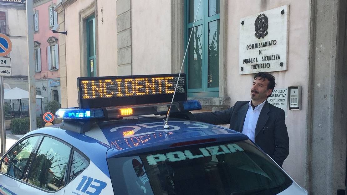 Cerca i ladri per strada col machete e  finisce in Psichiatria – TreviglioTV