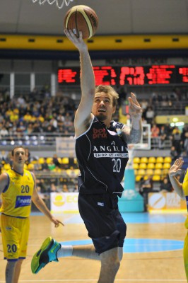 Colpo di mercato nel basket, a Treviglio arriva Voskuil