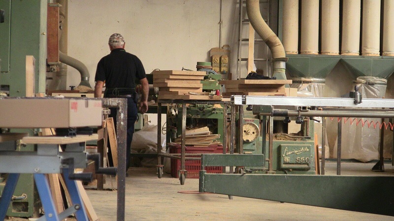 Casirate: Furto nella notte alla falegnameria, bottino di 6mila euro