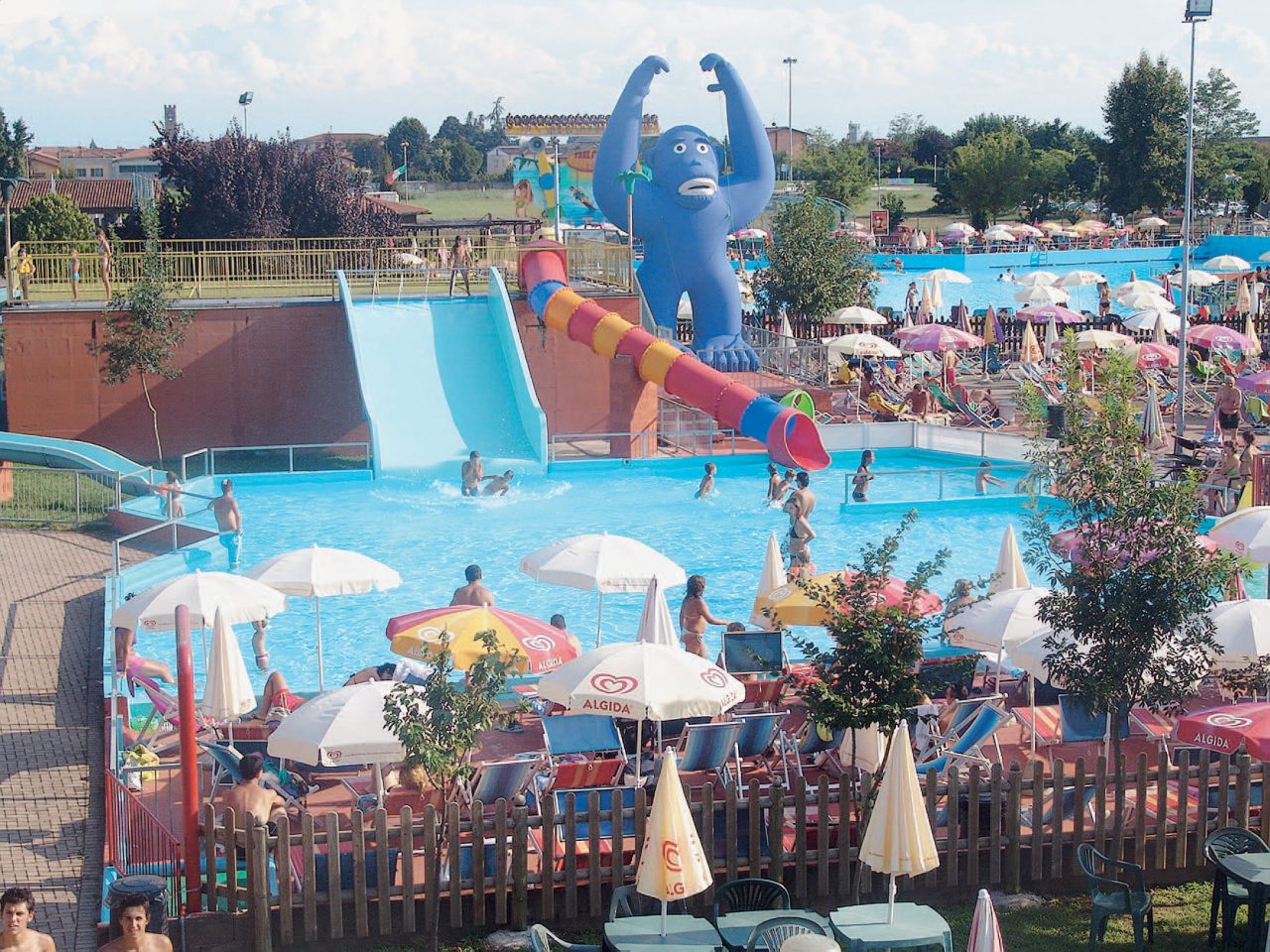 Antegnate: maxi furto di sdraio al Center Park – TreviglioTv