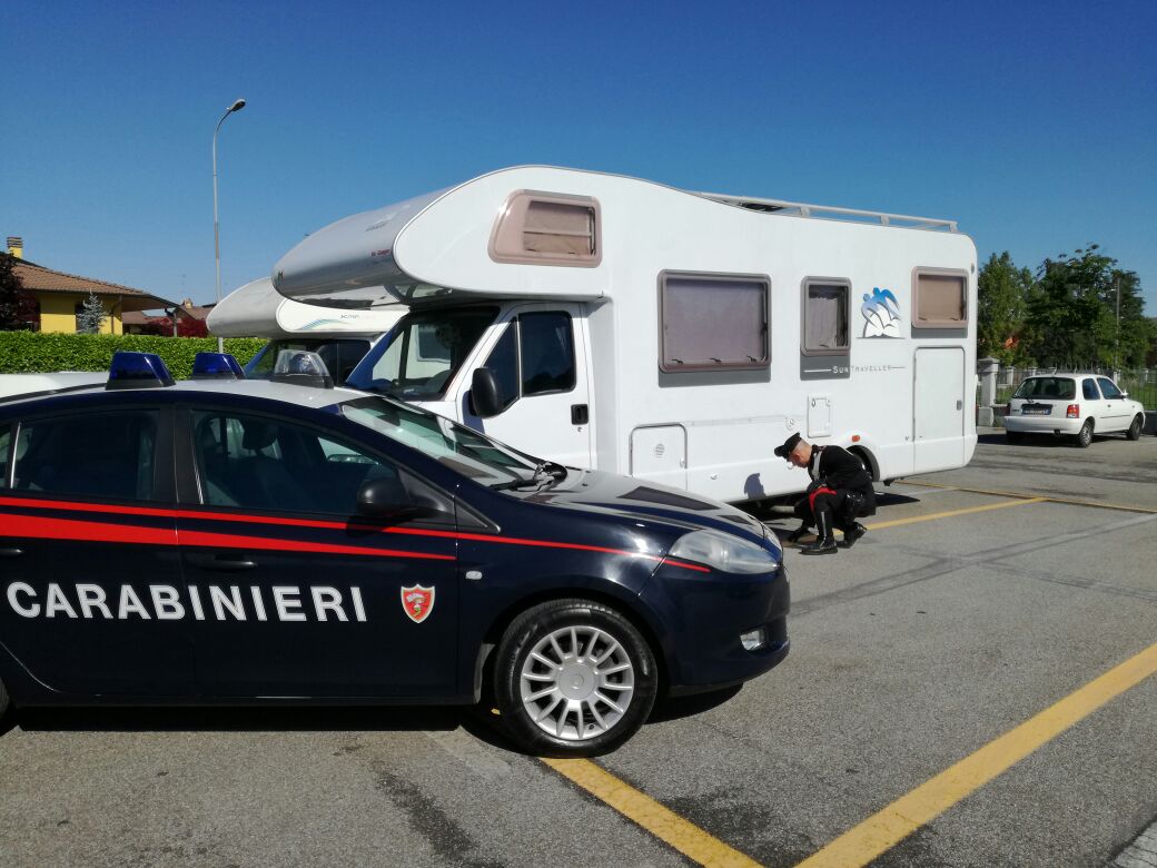 Compra un camper e si ritrova in mano anche una pistola – TreviglioTv