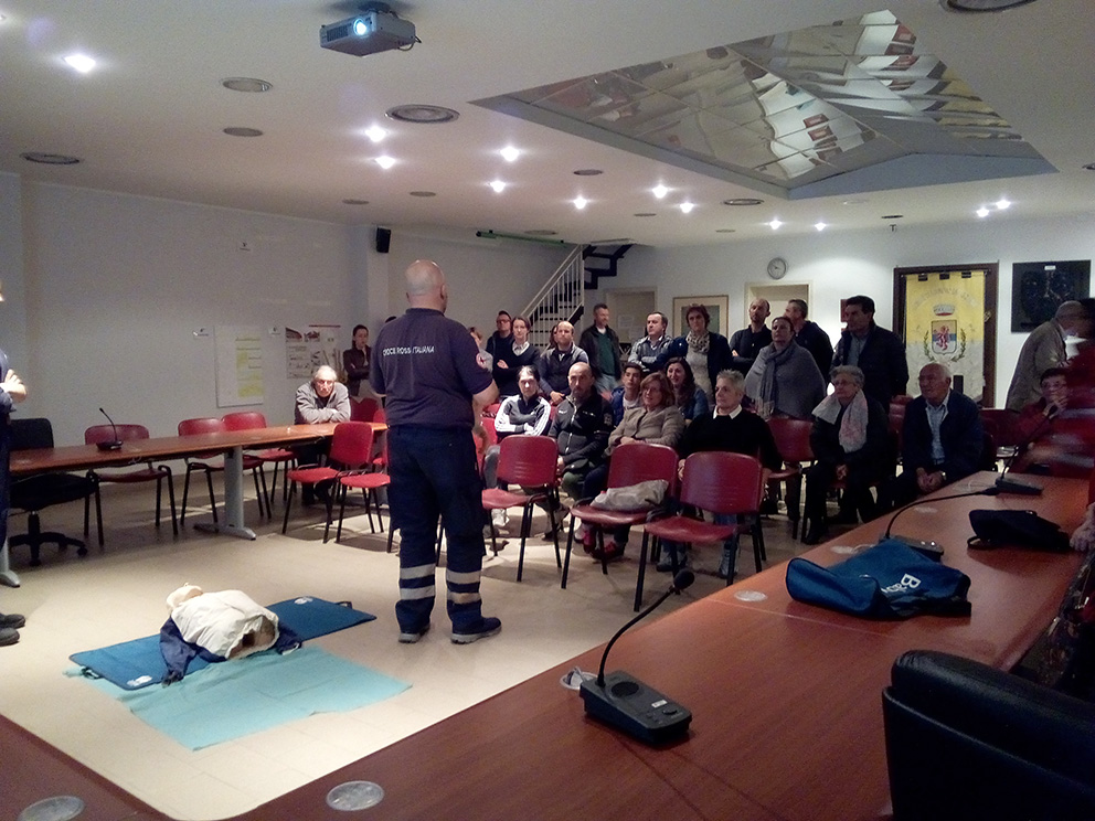 Fornovo: con l’Avis e la Croce Rossa a lezione di manovre salvavita – TreviglioTv