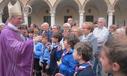 Crema: la città abbraccia il vescovo Daniele - TreviglioTV