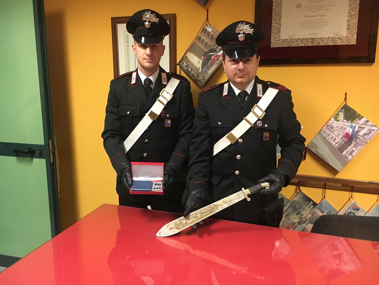 Dall’aiuola spunta una spada, sequestro a Zingonia – TreviglioTv