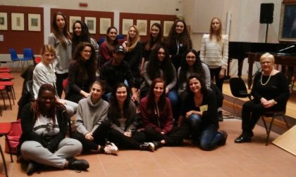 I giovani volontari del Pre.Gio si incontrano all'Auditorium della biblioteca - TreviglioTV