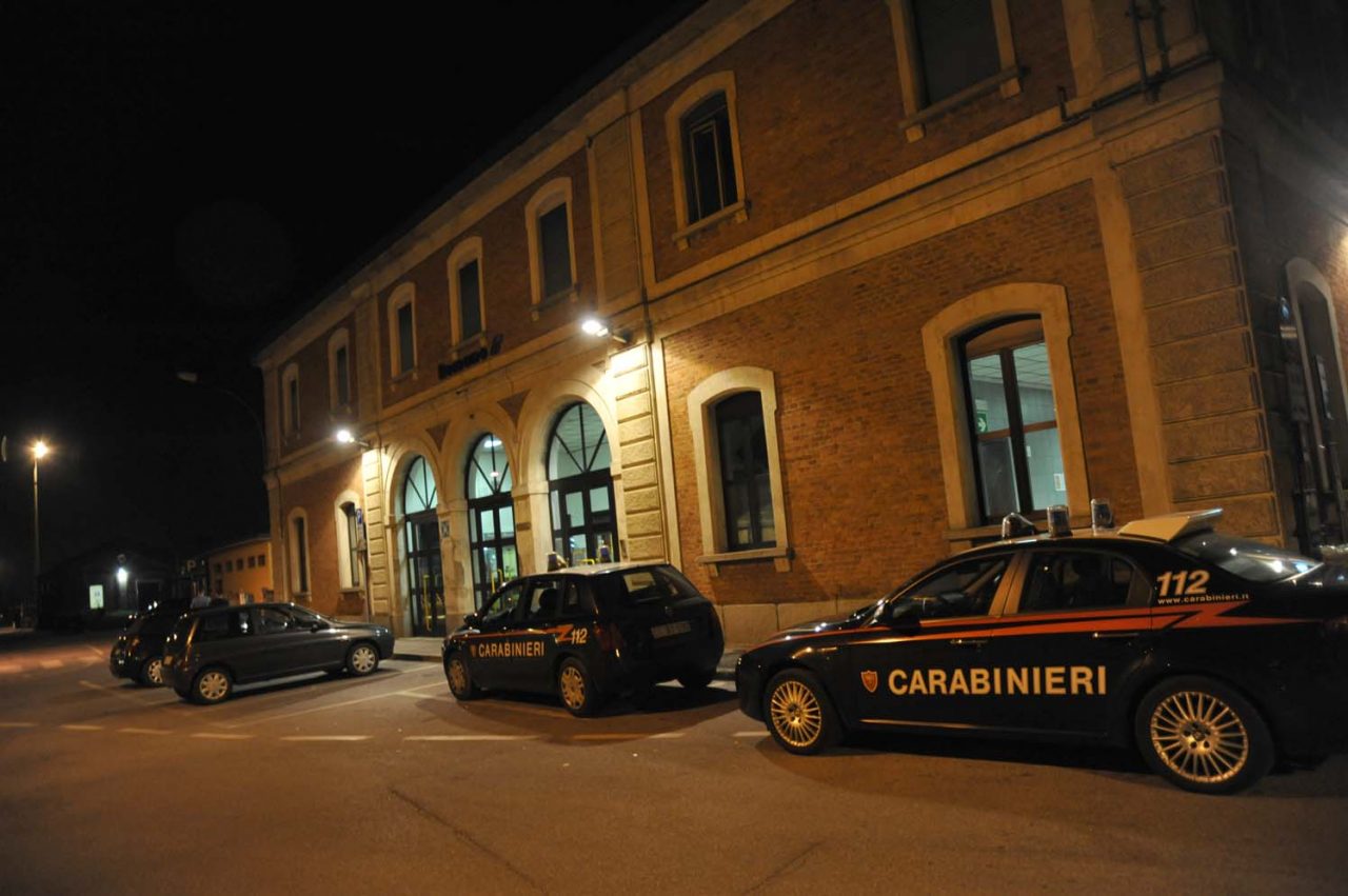 Minaccia il suicidio in stazione, salvato dai carabinieri – TreviglioTv
