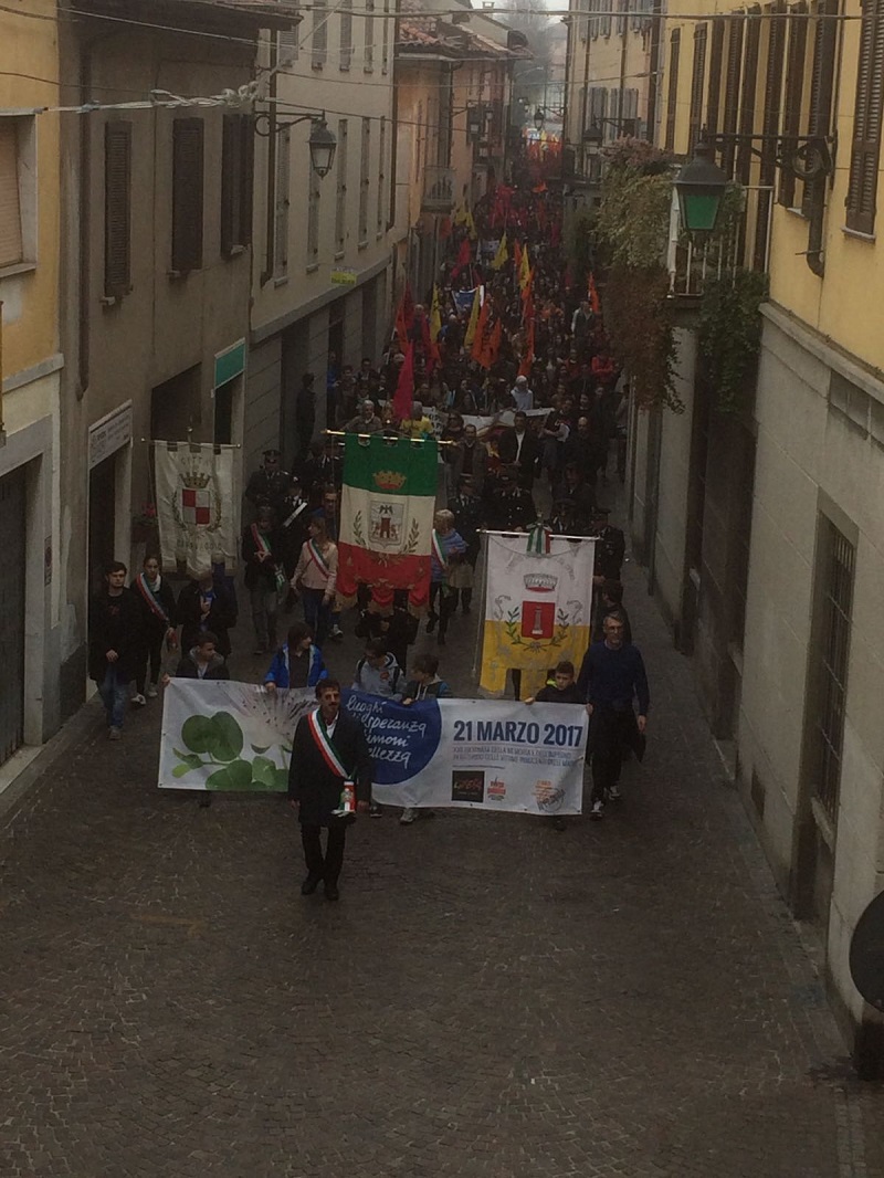 Contro la mafia: il corteo di “Libera” invade il centro – TreviglioTV