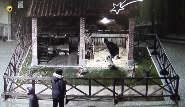 +FLASH+Treviglio : Individuati i ragazzi che hanno rubato la statua del Gesù Bambino – Treviglio TV