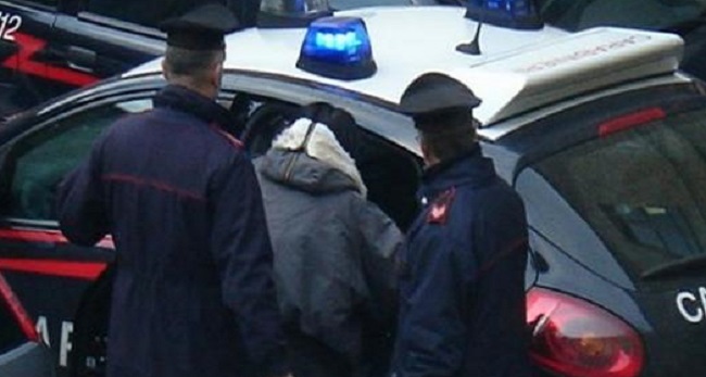Calvenzano : Casalinga con l’hobby del furto entra in casa di una 72 enne, bloccata dai Carabinieri