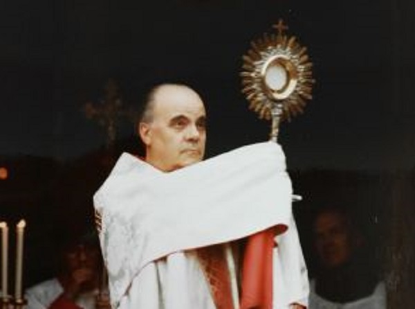 Canonica: Benemerenza civica a Don Ansalmo Crespi. La comunità lo ricorda – TreviglioTV