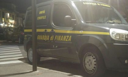 Blitz antidroga nella via della movida:  fermati otto ragazzi con marijuana, hashish e coca - TreviglioTv