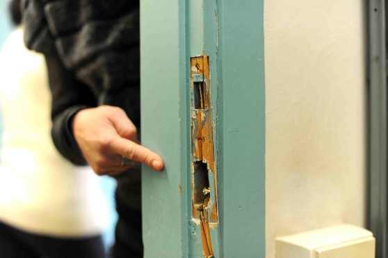 Vailate : Ladri razziano il centro sportivo poi festeggiano a spumante e panettone