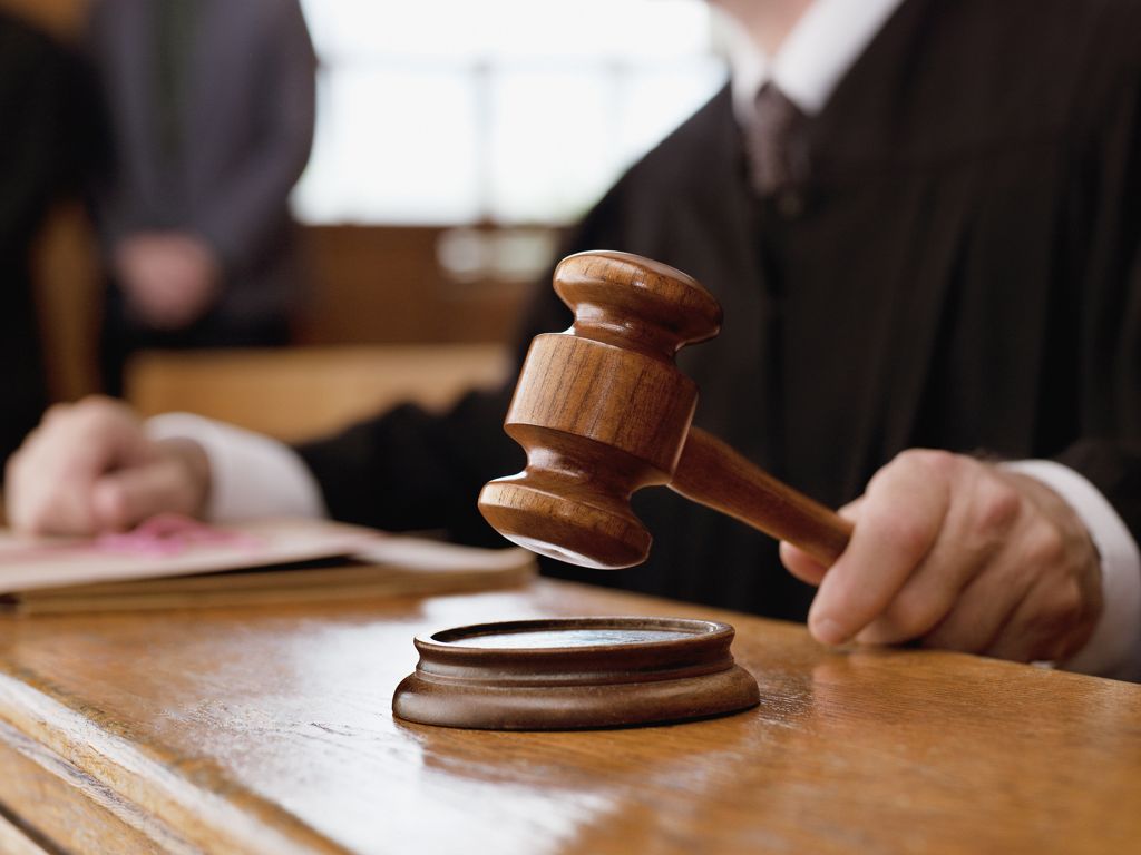 Accusato di adescamento di minore, muratore alla sbarra