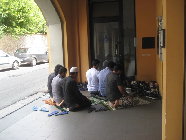 Caso Moschea, ancora preghiera in strada a Martinengo