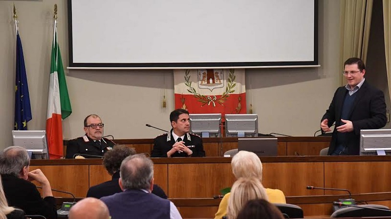 Treviglio: Il Capitano della Compagnia dei Carabinieri incontra i commercianti – TreviglioTV