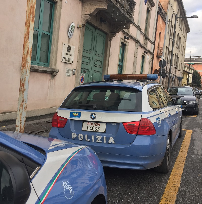 Svuotano un estintore sul bus per la Centrale: denunciati tre ragazzini