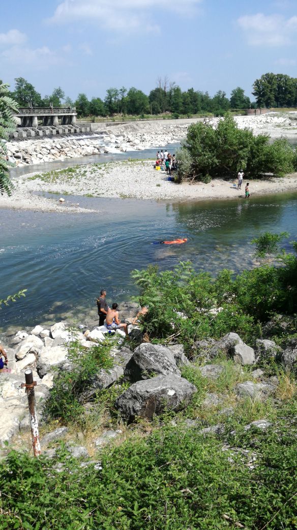 Tredicenne inghiottito dall’Adda, le ricerche anche sulla sponda cremasca