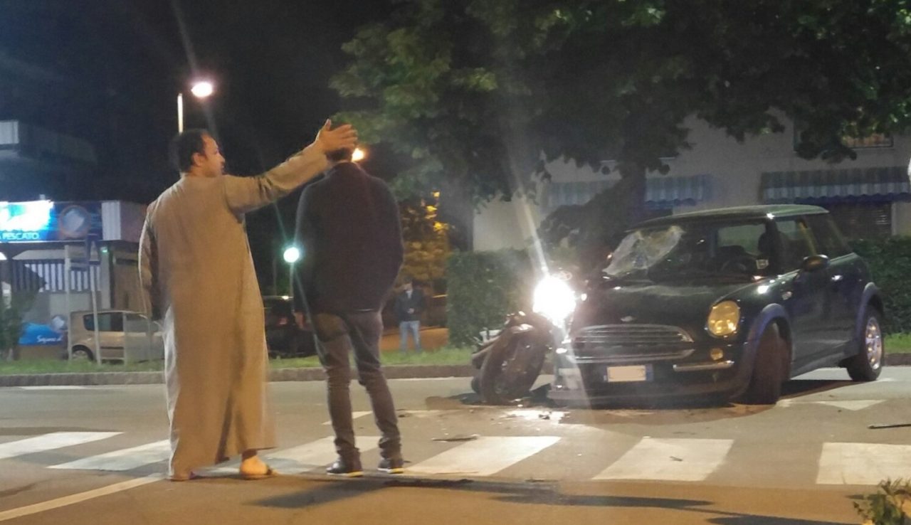 Schianto auto-moto,  centauro ferito in viale Ortigara – TreviglioTv