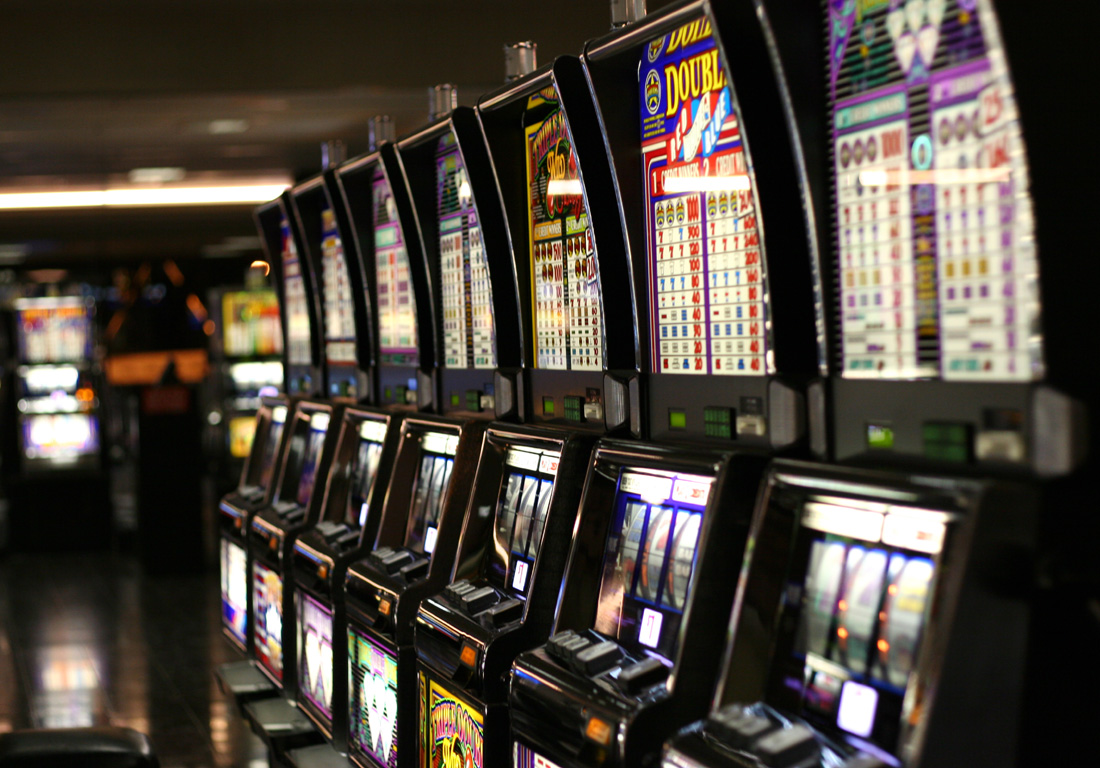 Coronavirus: a Bergamo fermate anche le slot e il lotto