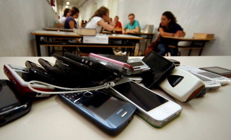 Una settimana senza social, solo 3 studenti resistono senza internet – TreviglioTV