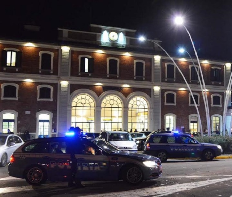Treviglio: Stava per buttarsi sotto il treno, 55enne salvato dagli agenti del Commissariato – TreviglioTV