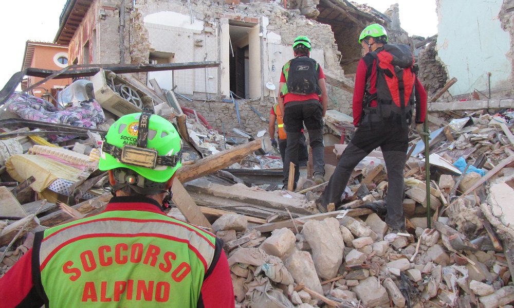 Canonica: Quasi in 1700 per la camminata degli Alpini, raccolti oltre mille euro per i terremotati – TreviglioTV