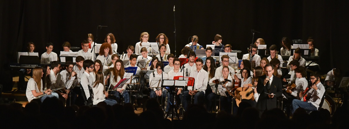 La carica dei cento dell’Ic “Grossi”: gli studenti suoneranno in piazza Duomo davanti a Scola – TreviglioTv