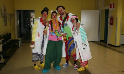Un'allegra domenica con i Dutur Claun all'ospedale di Romano - TreviglioTv