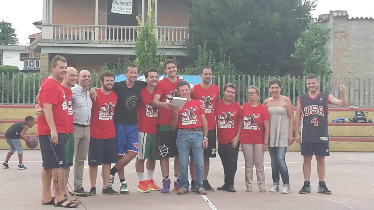Domenica la terza edizione del memorial “Pista Rossa Playground 3vs3 “Giochiamo Per Acio”