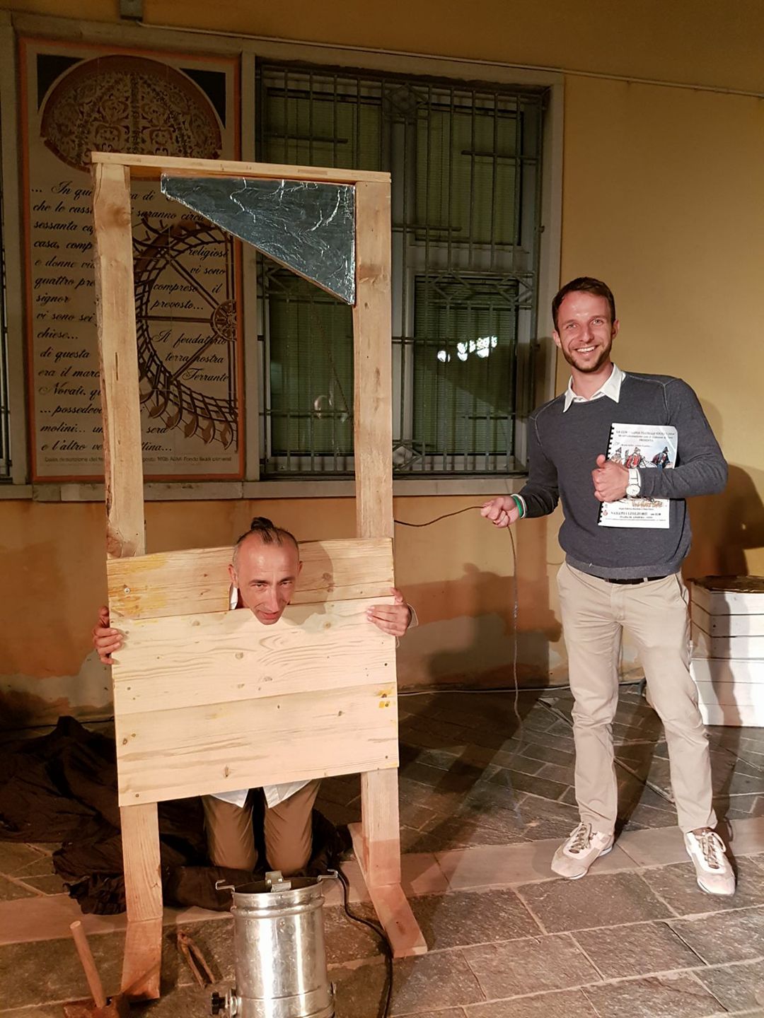 Euforia per le “Anime Giustiziate”:   il sindaco ghigliottina la minoranza