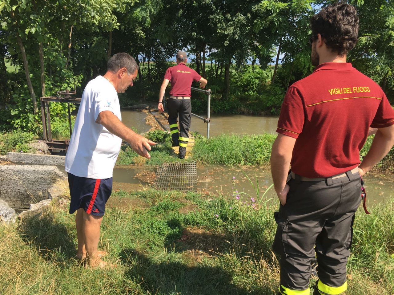 La roggia è strapiena, a Castel Rozzone torna la paura dell’alluvione FOTO