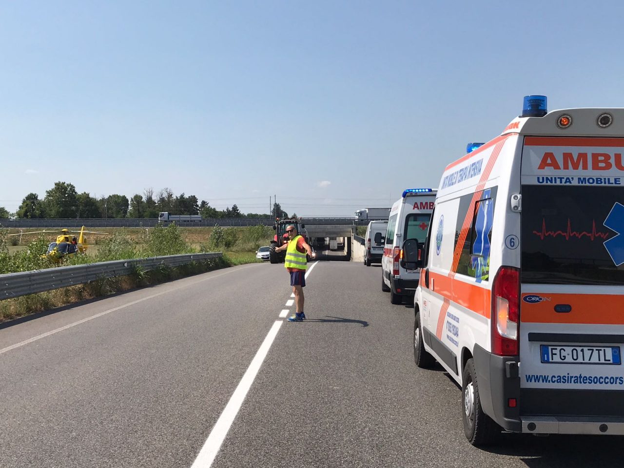 Effetto domino in bicicletta, tre feriti a Fara Olivana