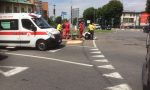 Schianto sulla rotonda di via Bergamo, paura per un motociclista