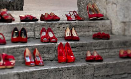 Un record di scarpe rosse per battere la violenza di genere