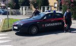 Sorprende ladro in casa e lo fa arrestare dai carabinieri