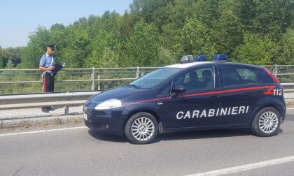 Il gioco ha rovinato la sua vita e vuole uccidersi, ma i carabinieri lo salvano