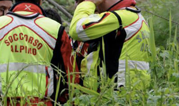 Scivola sul sentiero e si ferisce al piede, 69enne romanese soccorsa nel Padovano