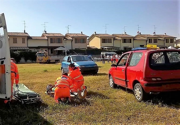 Croce bianca in festa, tra premiazioni e simulazioni di soccorso