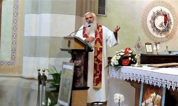 Dopo cinque anni don Maurizio Bizzoni saluta, arriva don Mario Bonfanti