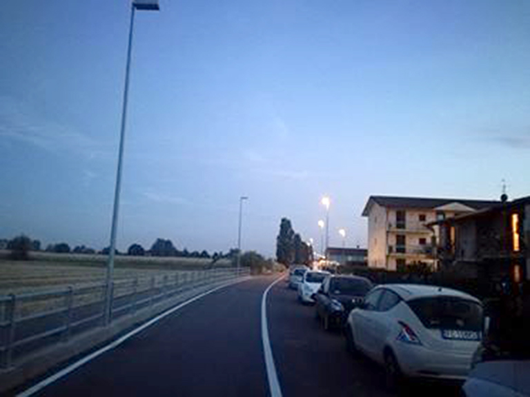 Via Roma a Calvenzano (ancora) al buio dopo il furto di rame