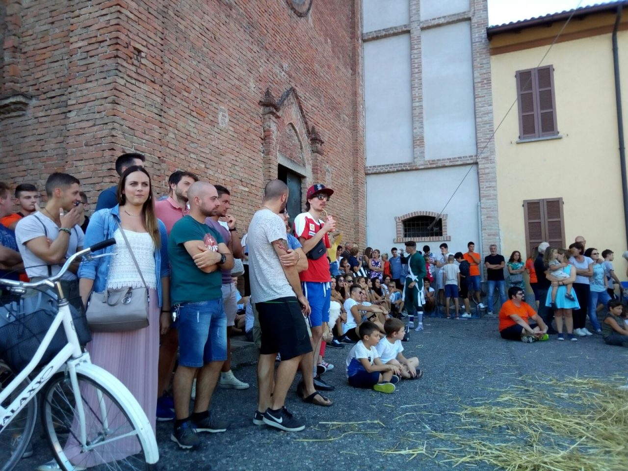 Successo per la sagra di Nosadello: grande attesa per il palo della cuccagna