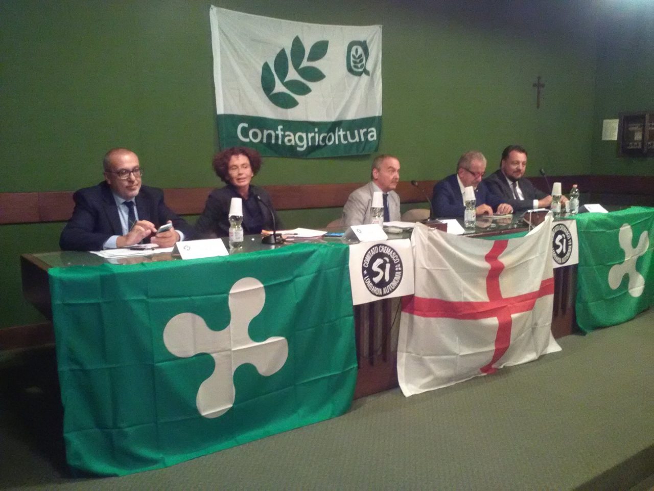 Maroni: “Uniti senza colori per il bene della Regione”