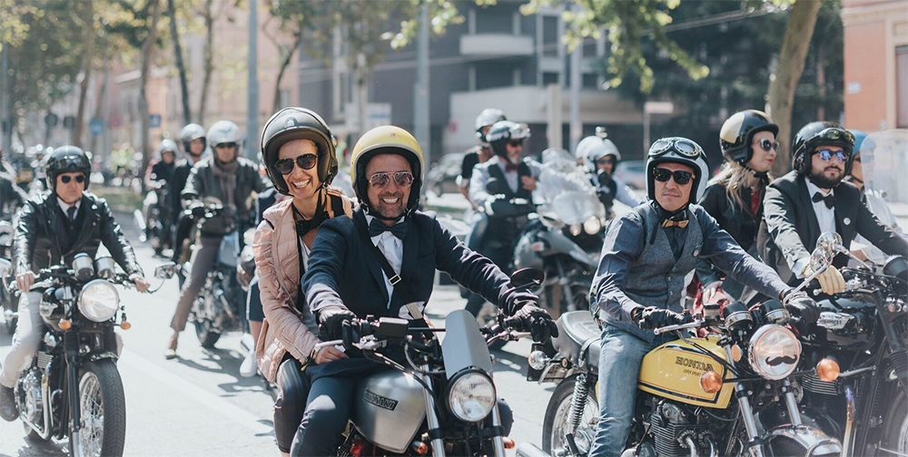 Motociclismo in ghingheri per una buona causa, arriva la Gentleman’s Ride