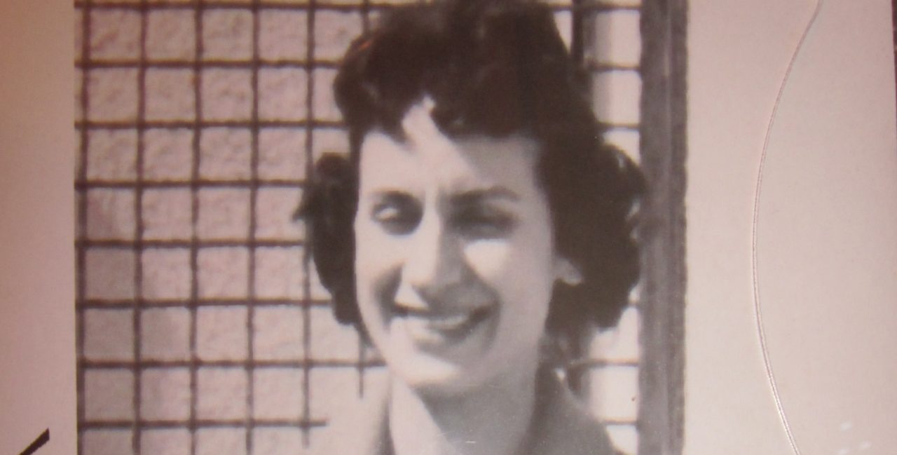 Donna uccisa in casa quattro anni fa: “Vogliamo giustizia per Liliana, riaprite le indagini”
