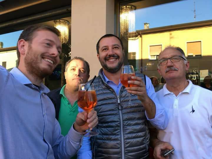 Stupro a Fontanella, Salvini brinda dopo il presidio