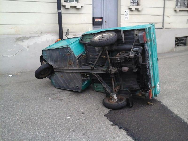 Anziano travolto a bordo della sua Ape, è caccia al pirata della strada