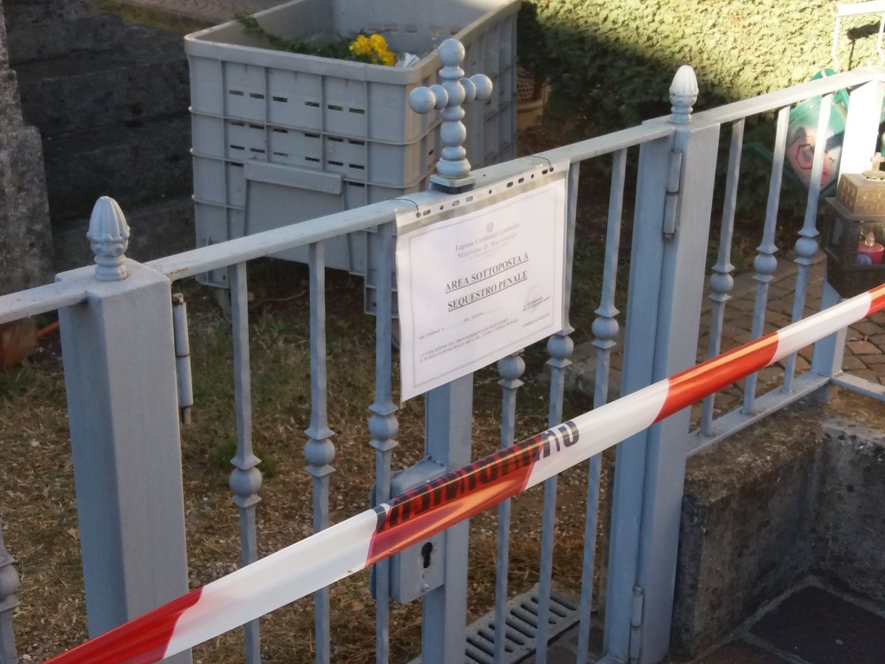 Ossa misteriose nella fossa comunale FOTO